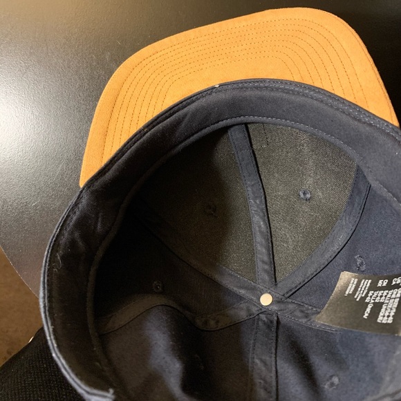 Snap back (Never worn) - Picture 2 of 2